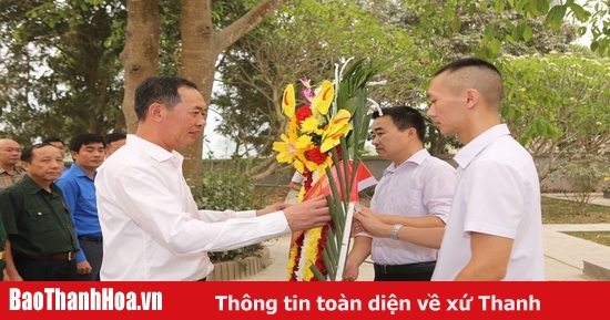 Phó Bí thư Tỉnh ủy Trịnh Tuấn Sinh viếng các nghĩa trang liệt sĩ trên địa bàn tỉnh Điện Biên