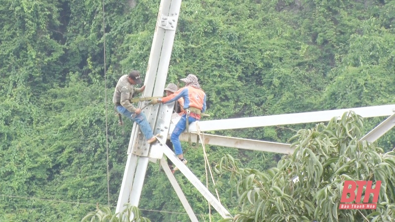 Propaganda y movilización de los hogares de la ciudad de Nghi Son para acordar la limpieza del sitio para el proyecto de la línea eléctrica de 500 kV