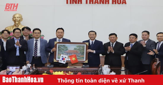 Chủ tịch UBND tỉnh Đỗ Minh Tuấn tiếp và làm việc với Đoàn công tác Đại sứ quán và các tổ chức, doanh nghiệp Hàn Quốc