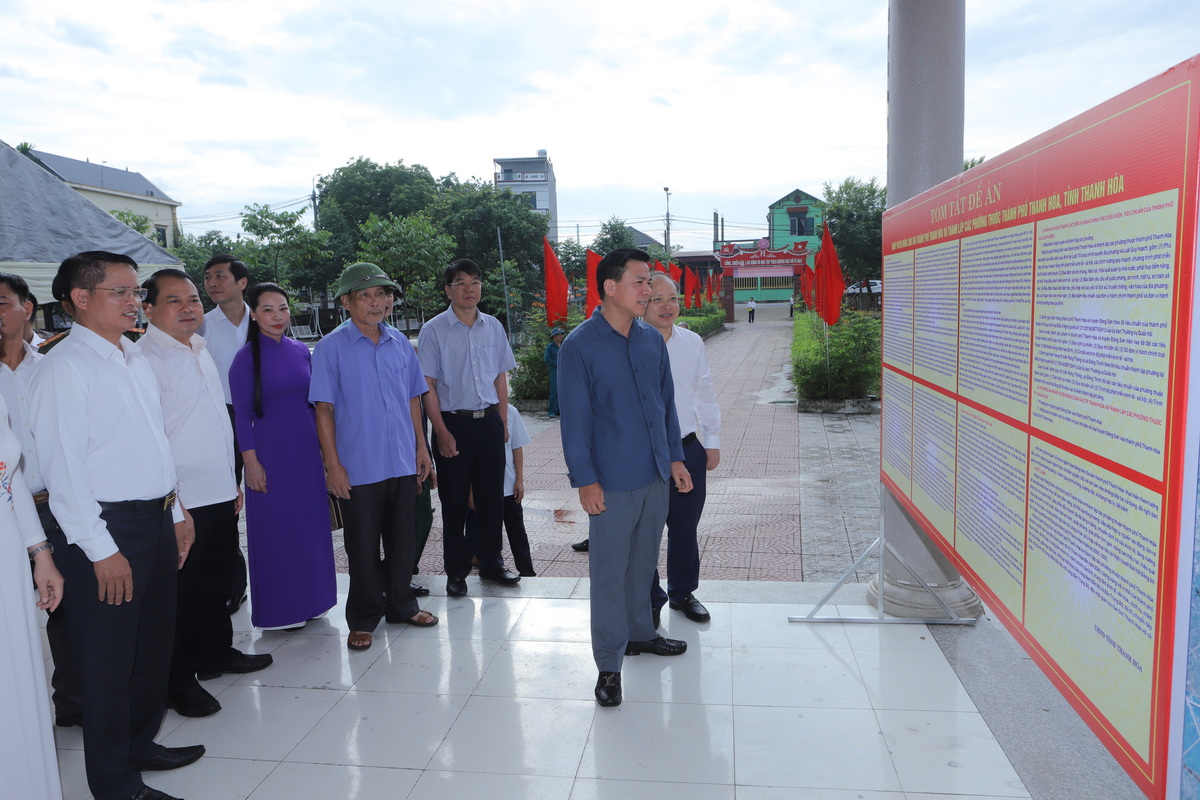 Bí thư Tỉnh ủy Đỗ Trọng Hưng dự hội nghị lấy ý kiến cử tri về việc nhập huyện Đông Sơn vào TP Thanh Hóa 