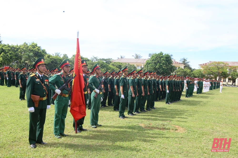 អនុលេខាគណៈកម្មាធិការបក្សខេត្ត លោក Trinh Tuan Sinh បានចូលរួមពិធីសច្ចាប្រណិធានសម្រាប់ទាហានថ្មី ឆ្នាំ២០២៤។