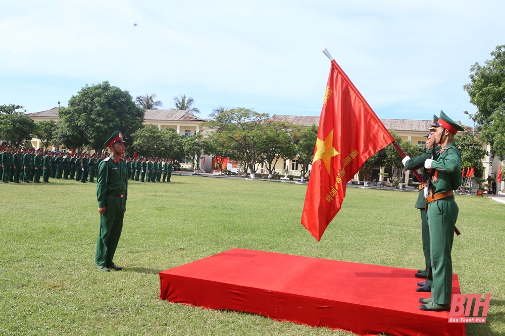 Phó Bí thư Tỉnh ủy Trịnh Tuấn Sinh dự lễ tuyên thệ chiến sĩ mới năm 2024