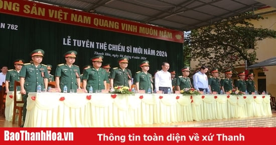 Deputy Secretary of the Provincial Party Committee Trinh Tuan Sinh attended the oath-taking ceremony for new soldiers in 2024.