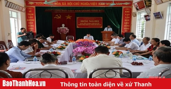 Trưởng Ban Quản lý KKTNS và CKCN tỉnh dự sinh hoạt chi bộ cùng đảng viên tổ dân phố Dự Quần