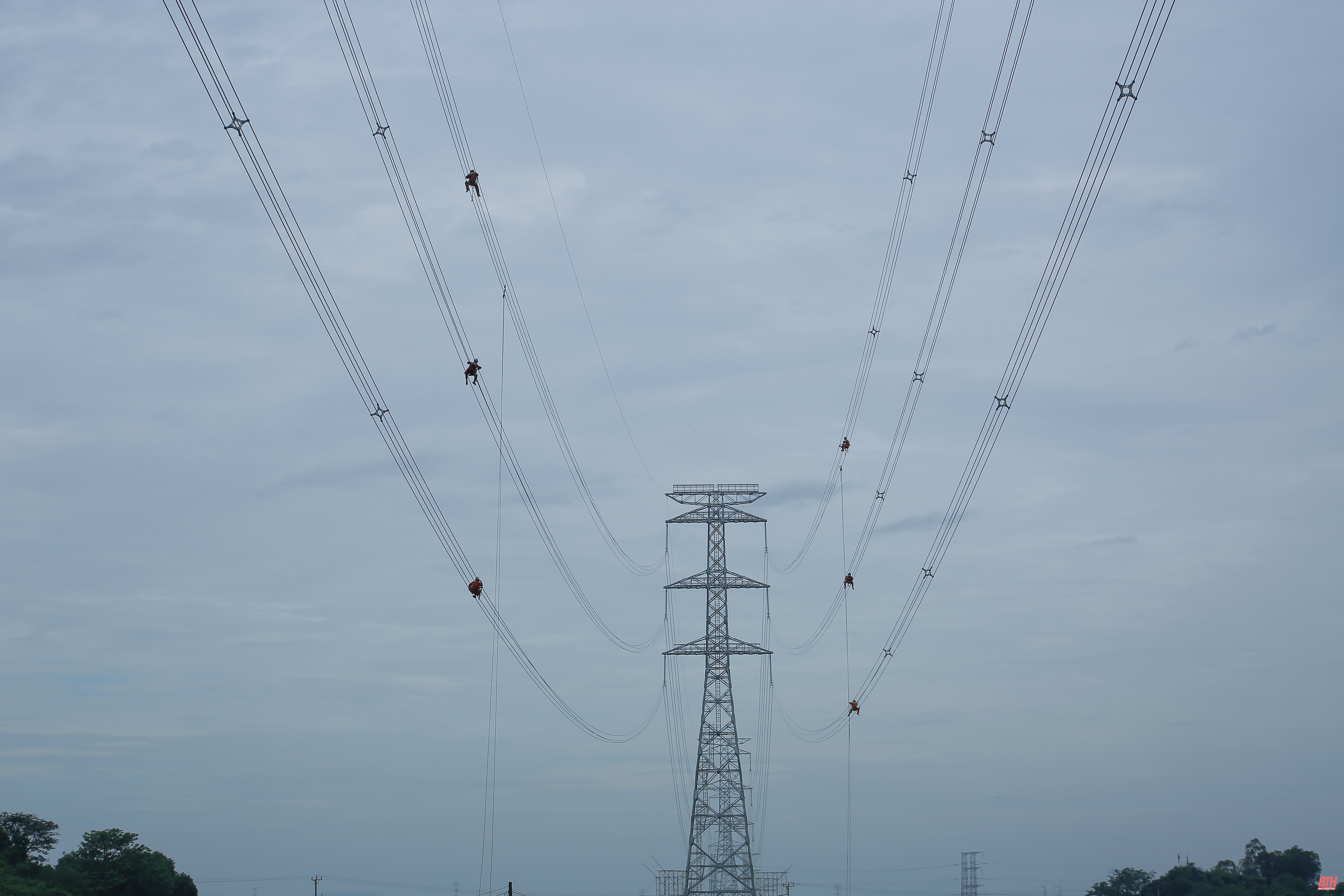 Gói thầu đầu tiên Dự án Đường dây 500 kV mạch 3 về đích