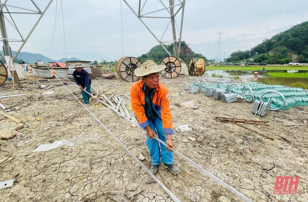 Bộ trưởng Bộ Công Thương Nguyễn Hồng Diên kiểm tra dự án đường dây 500kV Nhà máy Nhiệt điện Nam Định I - Thanh Hóa