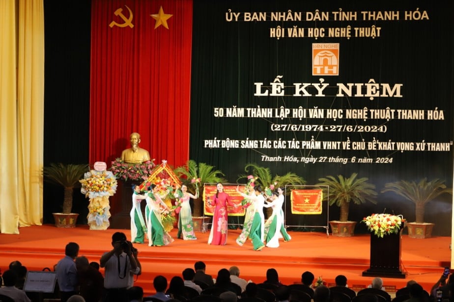 Celebrating the 50th Anniversary of the Establishment of Thanh Hoa Literature and Arts Association