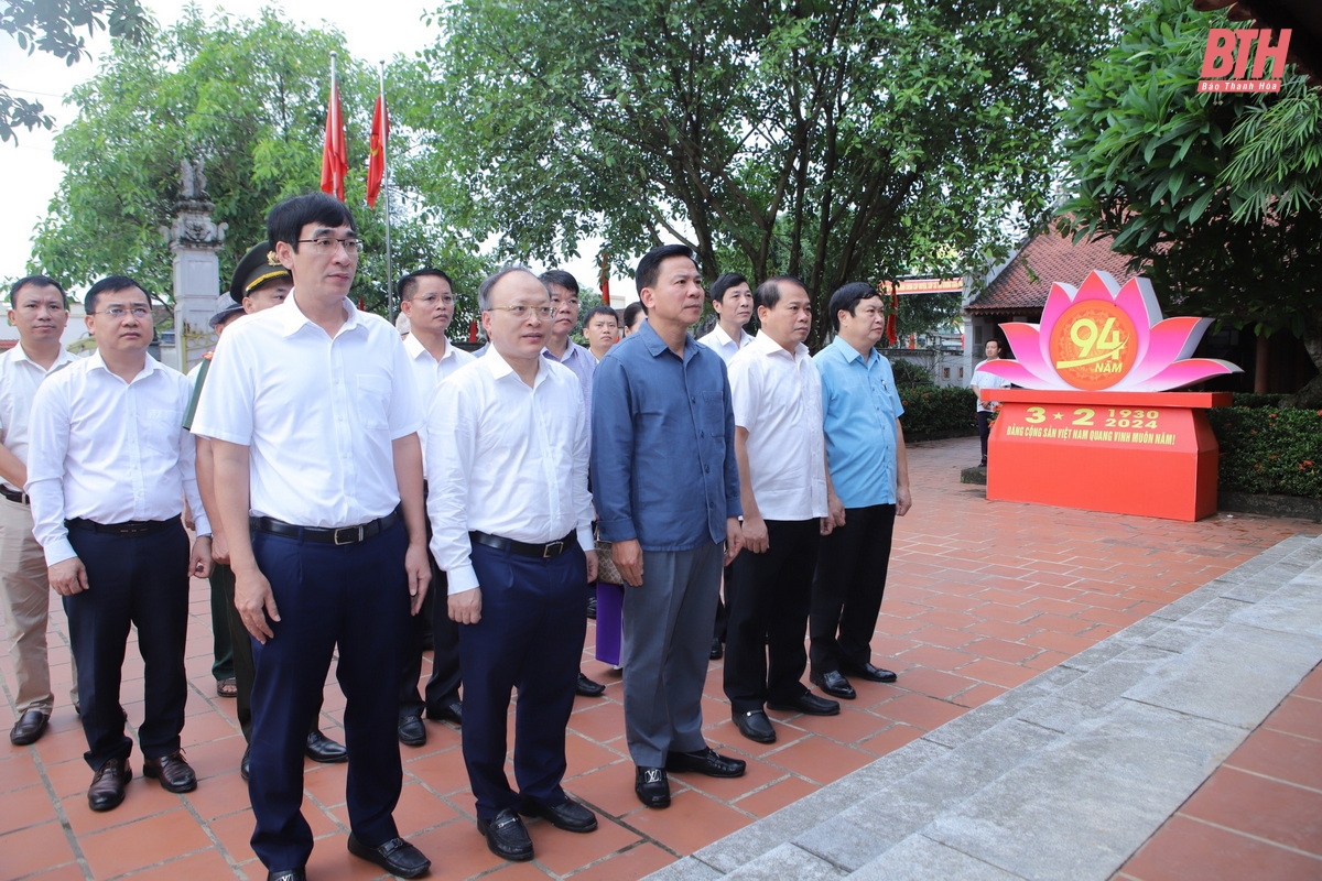 Bí thư Tỉnh ủy Đỗ Trọng Hưng dâng hương tại Cụm di tích lịch sử cách mạng Hàm Hạ