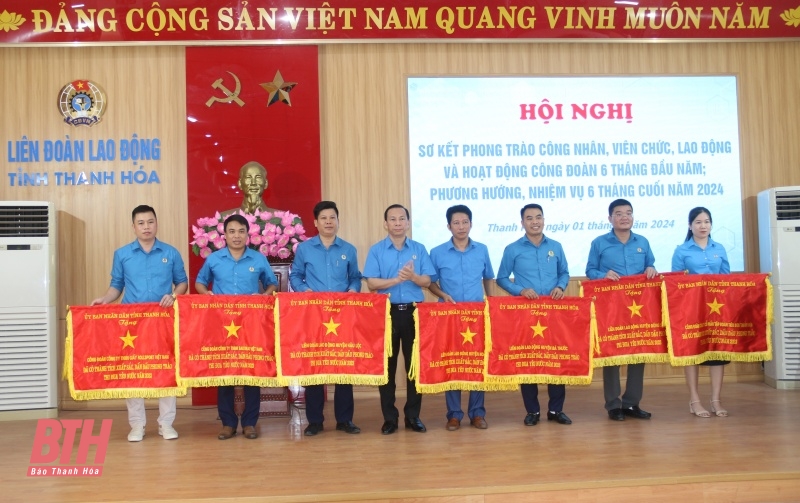 Đẩy mạnh các phong trào thi đua yêu nước trong công nhân, viên chức, lao động