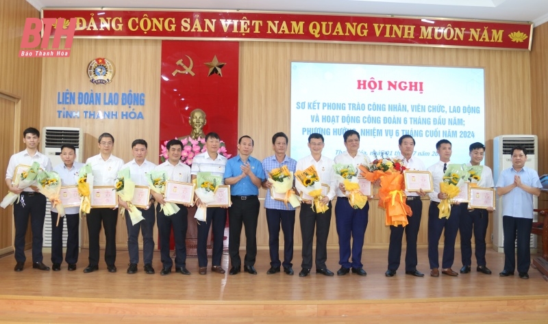 Đẩy mạnh các phong trào thi đua yêu nước trong công nhân, viên chức, lao động