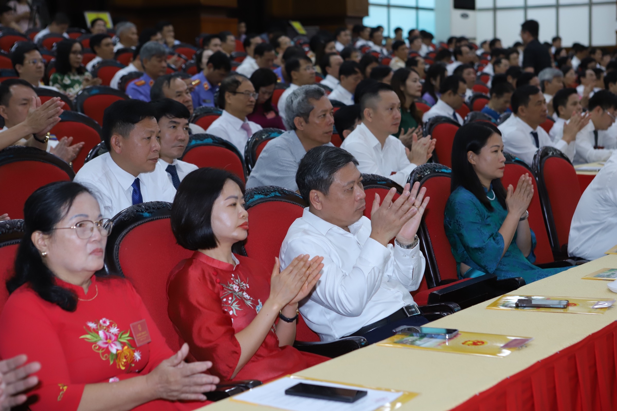 Tiếp tục “Đoàn kết trong đảng, đoàn kết trong hệ thống chính trị, đoàn kết toàn dân”, vượt qua mọi khó khăn, thách thức, hiện thực hóa các mục tiêu phát triển (*)