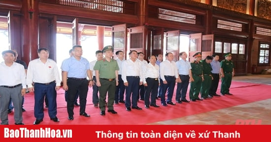 Đoàn đại biểu TP Hải Phòng viếng Đền thờ Bà mẹ Việt Nam Anh hùng và các Anh hùng liệt sĩ tại tỉnh Thanh Hoá