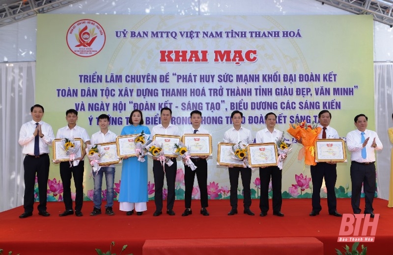 Khai mạc Triển lãm chuyên đề “ Phát huy sức mạnh khối đại đoàn kết toàn dân tộc xây dựng Thanh Hóa trở thành tỉnh giàu đẹp, văn minh ”