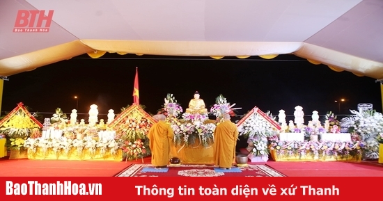 Lễ cầu siêu tưởng niệm các giáo viên và học sinh hy sinh trên công trường đắp đê sông Mã