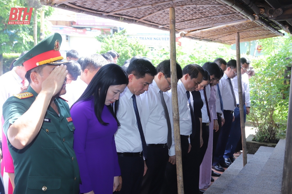 Đoàn đại biểu tỉnh Thanh Hóa dâng hương Chủ tịch Hồ Chí Minh, Mẹ Việt Nam Anh hùng, các Anh hùng liệt sĩ và tiền bối cách mạng