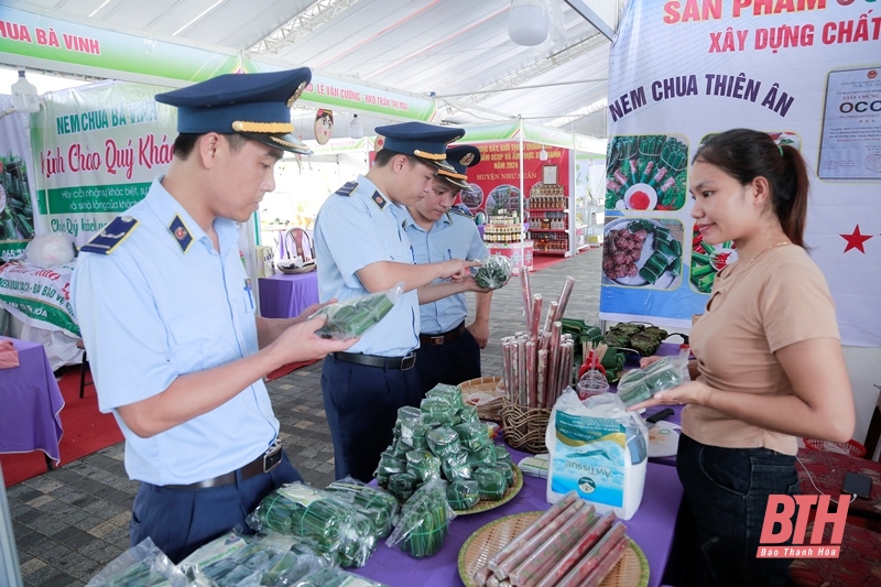 Bảo đảm chất lượng hàng hóa tại Chợ OCOP và ẩm thực xứ Thanh