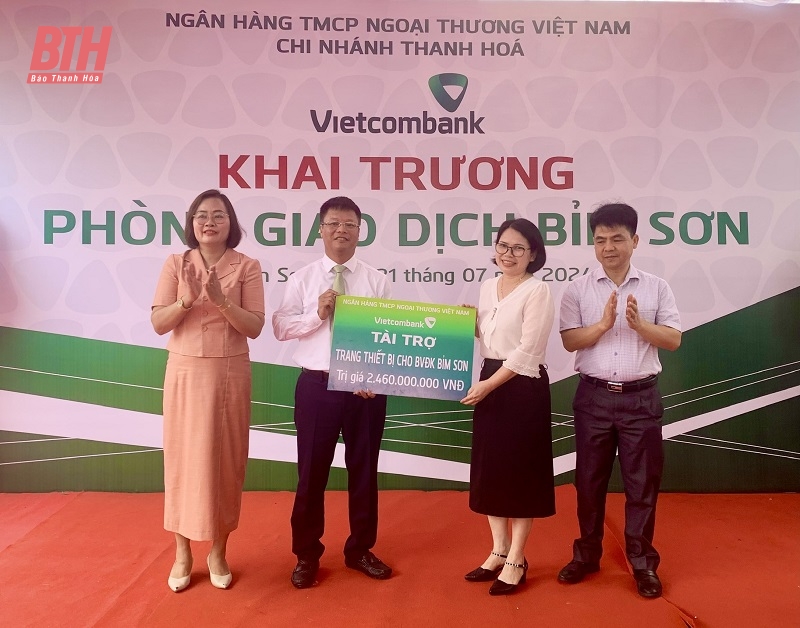 Vietcombank Thanh Hóa khai trương phòng giao dịch Bỉm Sơn