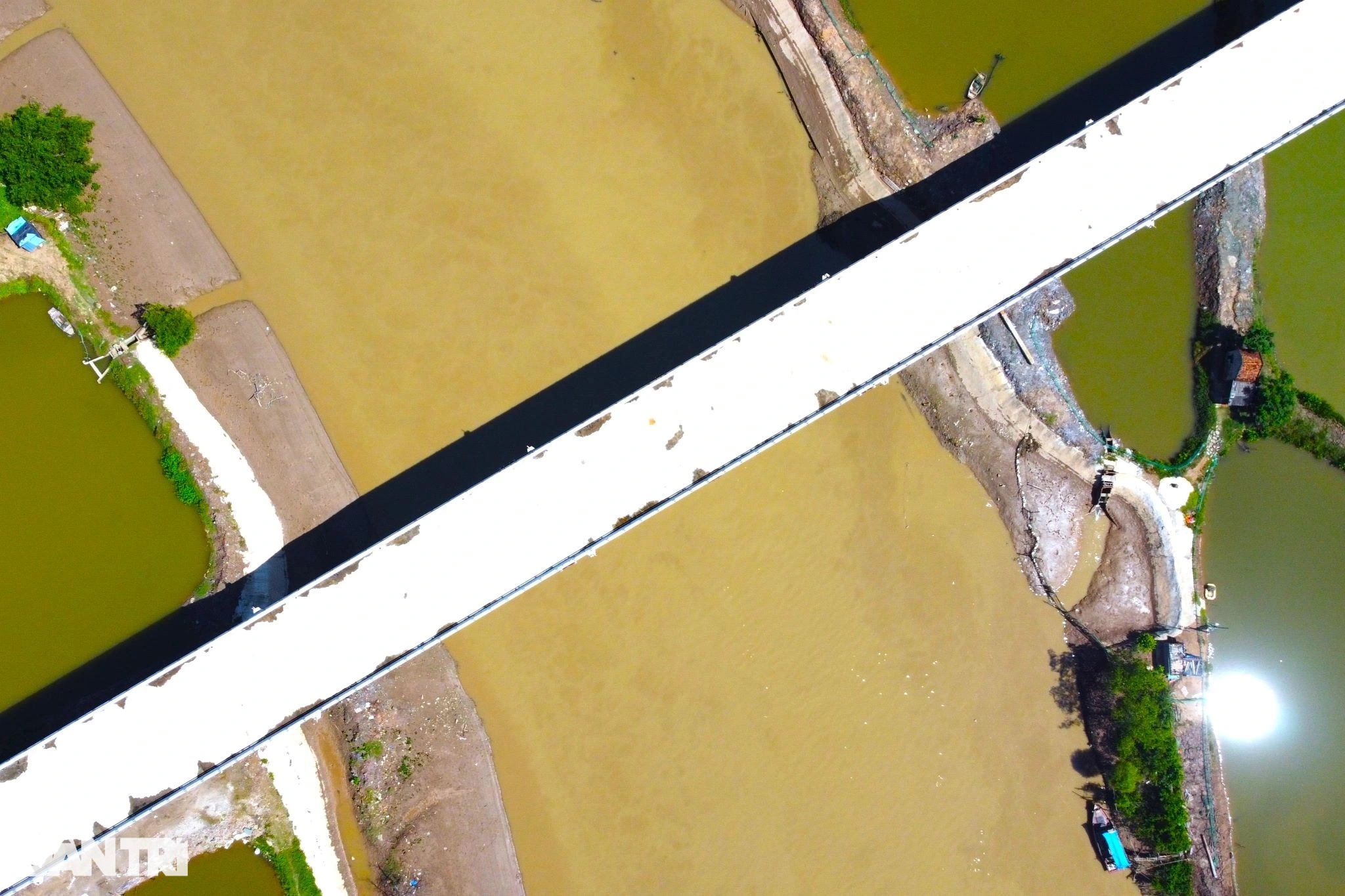 The longest bridge on the coastal route in Thanh Hoa