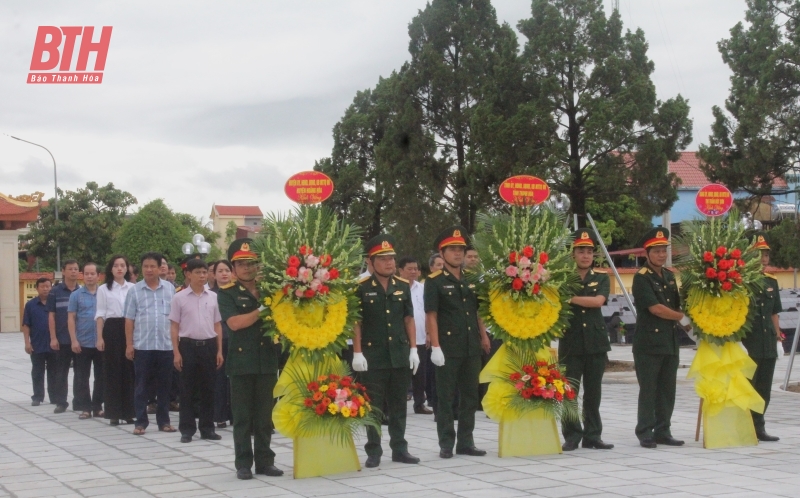 Phó trưởng Đoàn ĐBQH Mai Văn Hải viếng nghĩa trang liệt sĩ và thăm hỏi, tặng quà các gia đình chính sách các huyện Nga Sơn, Hoằng Hoá