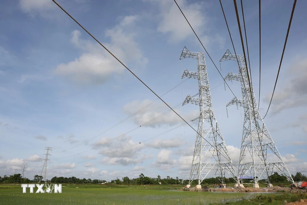 Entschlossen, die 500-kV-Leitung Quang Trach-Pho Noi im Juli einzuweihen