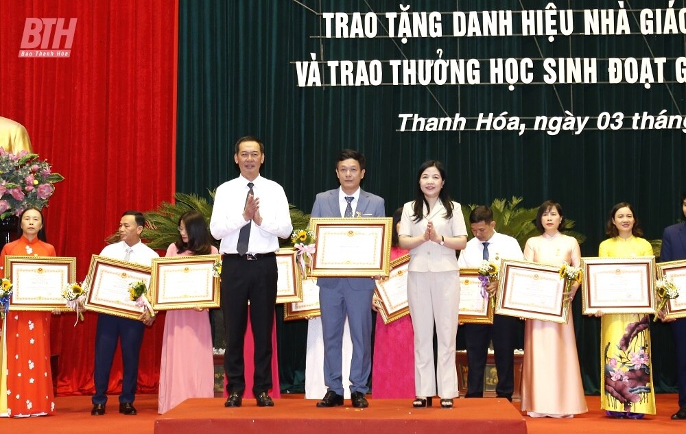 Không ngừng đổi mới công tác quản lý, nâng cao chất lượng giáo dục toàn diện