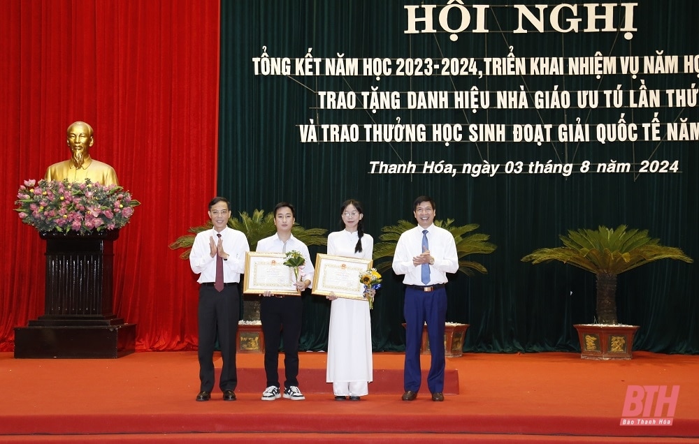 Không ngừng đổi mới công tác quản lý, nâng cao chất lượng giáo dục toàn diện