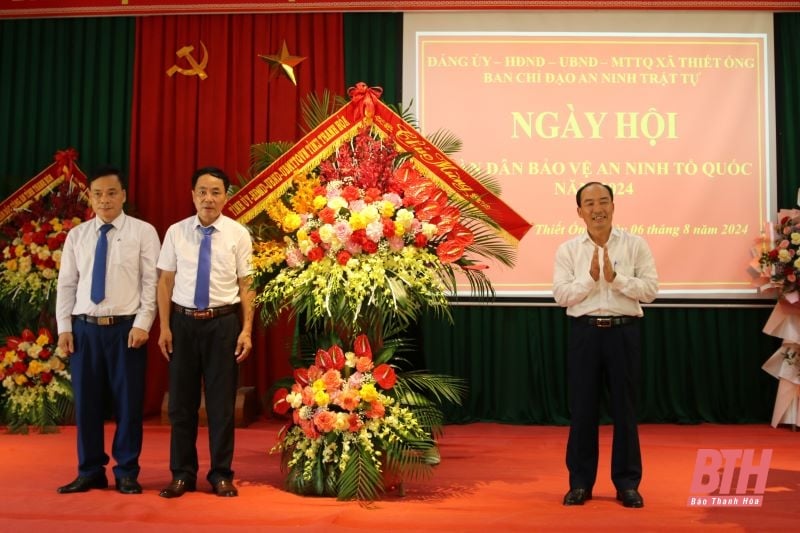 Phó Chủ tịch Thường trực HĐND tỉnh Lê Tiến Lam chung vui “Ngày hội toàn dân bảo vệ an ninh Tổ quốc năm 2024” tại xã Thiết Ống