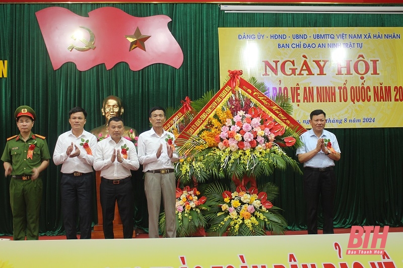 Phó Chủ tịch Thường trực UBND tỉnh Nguyễn Văn Thi dự “Ngày hội toàn dân bảo vệ an ninh Tổ quốc” năm 2024 tại xã Hải Nhân 