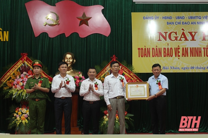 Phó Chủ tịch Thường trực UBND tỉnh Nguyễn Văn Thi dự “Ngày hội toàn dân bảo vệ an ninh Tổ quốc” năm 2024 tại xã Hải Nhân 