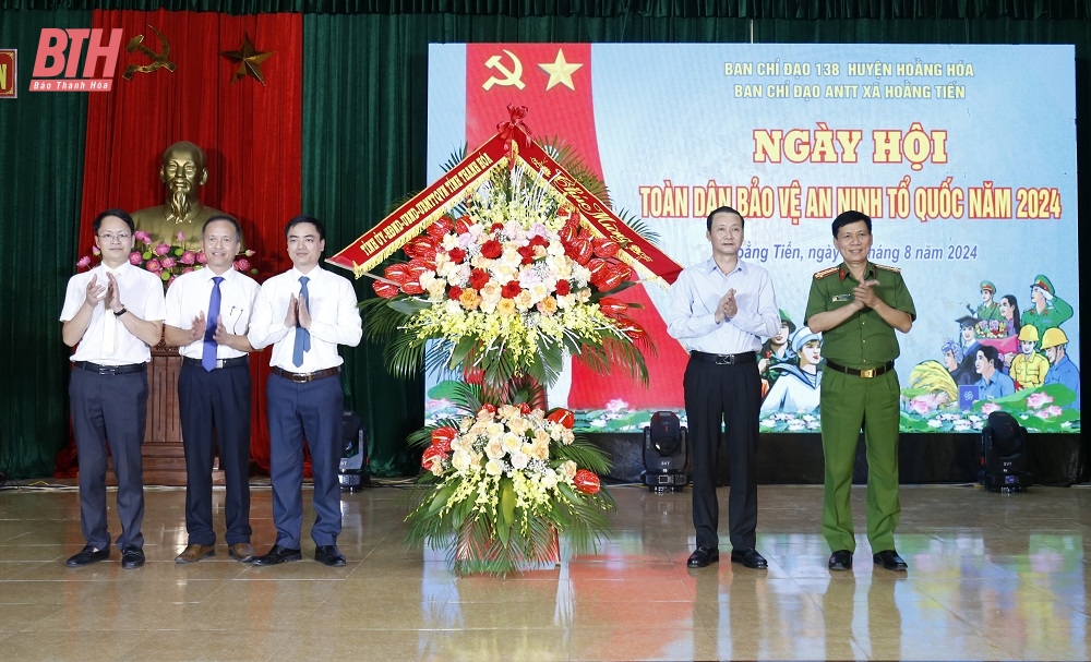 Chủ tịch UBND tỉnh Đỗ Minh Tuấn dự “Ngày hội toàn dân bảo vệ an ninh Tổ quốc năm 2024 tại xã Hoằng Tiến 