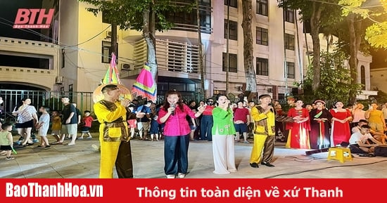 Để phố đi bộ Phan Chu Trinh “níu chân” du khách