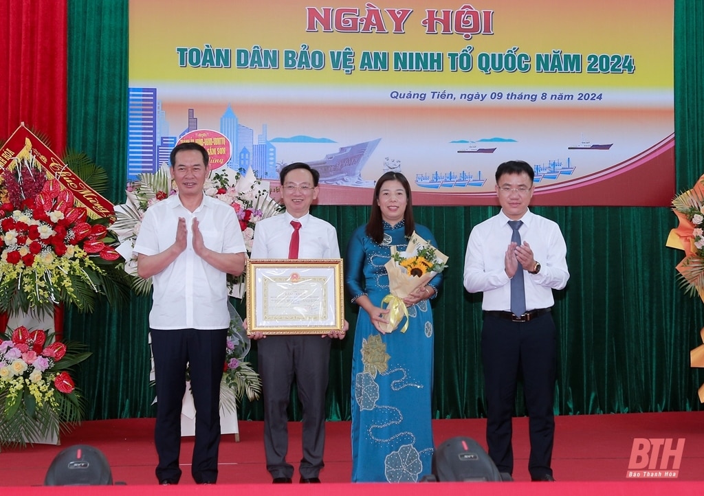 Phó Bí thư Tỉnh ủy Trịnh Tuấn Sinh chung vui “Ngày hội toàn dân bảo vệ an ninh Tổ quốc năm 2024 tại phường Quảng Tiến