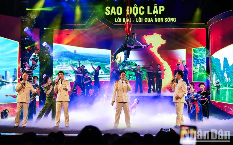 កម្មវិធីសិល្បៈនយោបាយ Sao Doc Lap 2024៖ រូបថតសញ្ជឹងគិត និងអារម្មណ៍ ៦