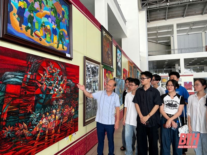 Un grand nombre de personnes ont visité et apprécié l’exposition des beaux-arts du centre-nord.