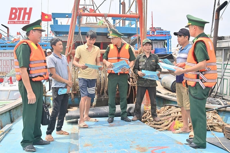 Những người lính quân hàm xanh tham gia phòng chống khai thác IUU