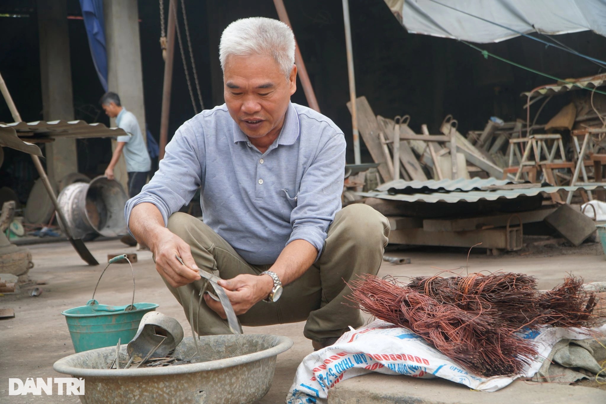 Hàng nghìn người dân góp đồng đúc bức tượng Bác Hồ đầu tiên ở Thanh Hóa - 4