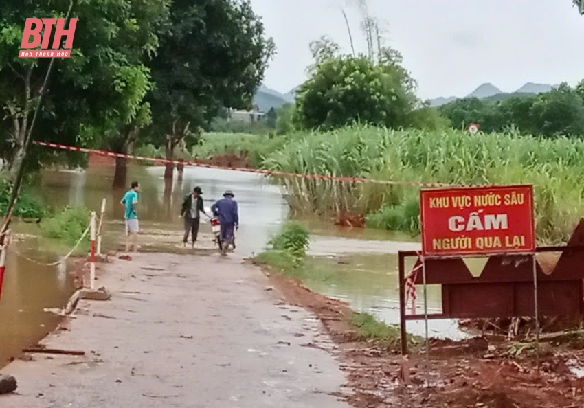 [Cập nhật] - Mưa lũ tại Thanh Hóa: Bá Thước có 15 điểm giao thông bị chia cắt cục bộ