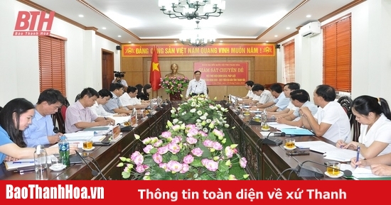 Supervising the implementation of employment policies and laws in Cam Thuy and Vinh Loc districts