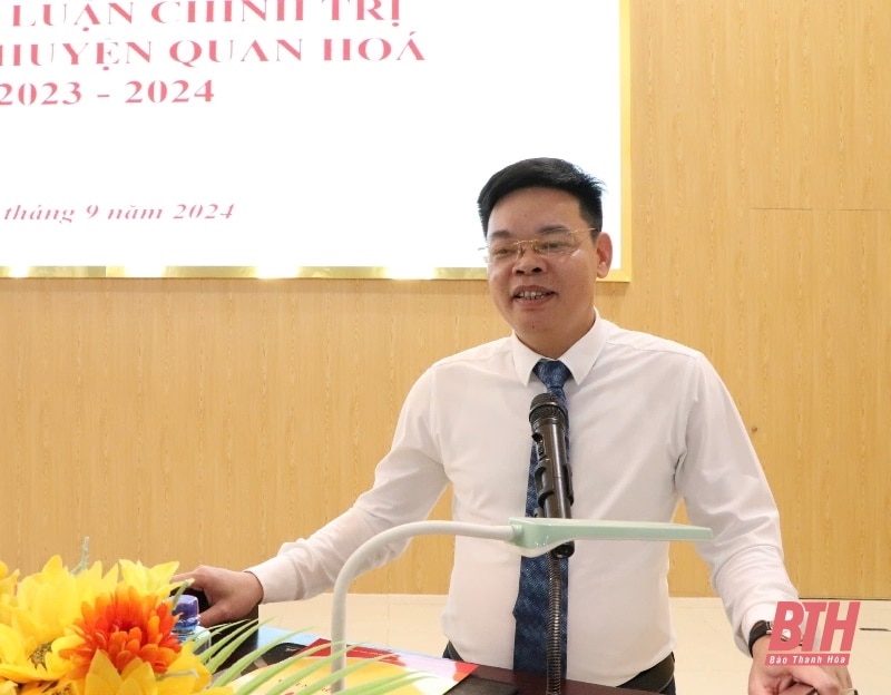 Cérémonie de clôture du cours de théorie politique intermédiaire non concentré dans le district de Quan Hoa