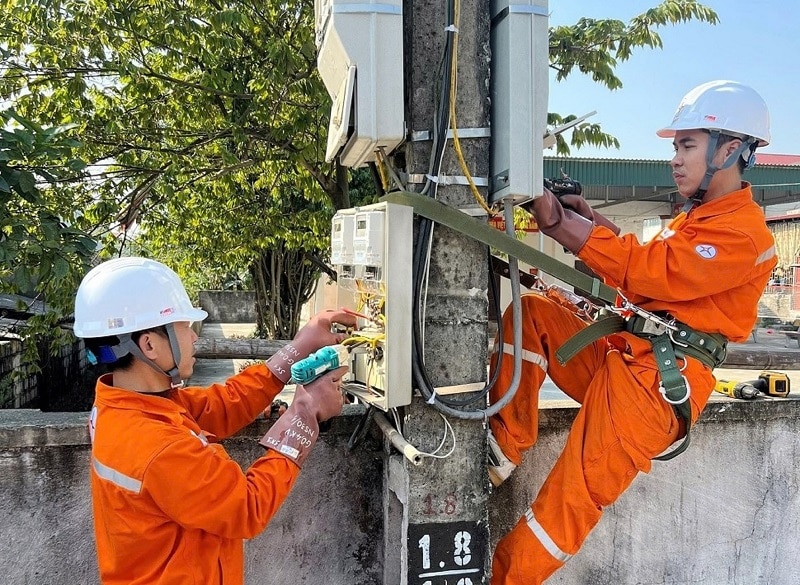 Hạ tầng viễn thông và công nghệ thông tin tạo nền móng vững chắc để Công ty Điện lực Thanh Hóa thực hiện chuyển đổi số toàn diện