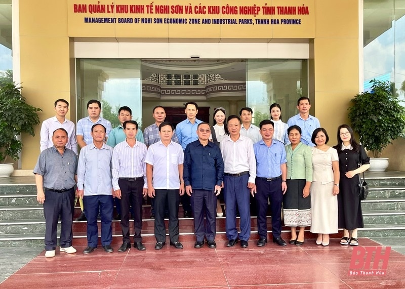 Delegation des Zentralkomitees der Laotischen Front für Nationalen Aufbau tauschte Erfahrungen im Agrarsektor in Thanh Hoa aus