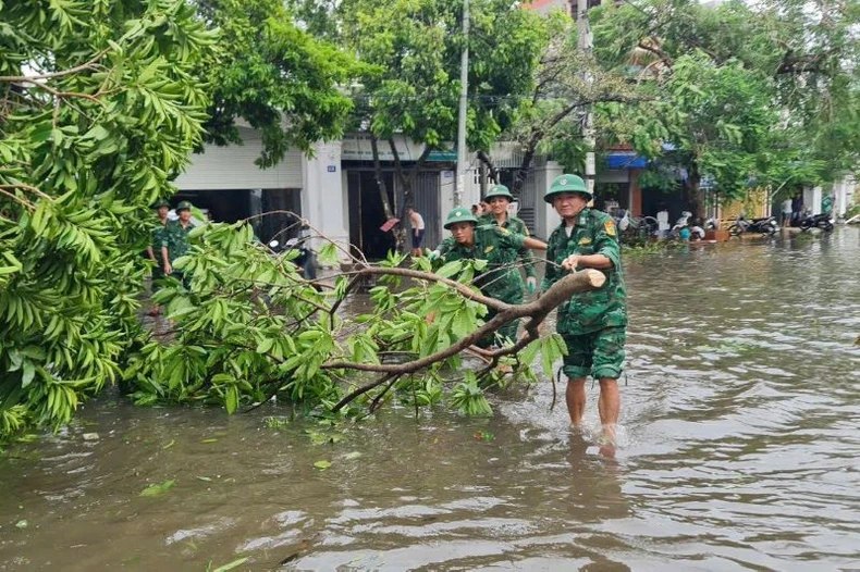 Bộ đội biên phòng điều động hơn 3 nghìn lượt cán bộ, chiến sĩ ứng phó bão số 3 ảnh 1