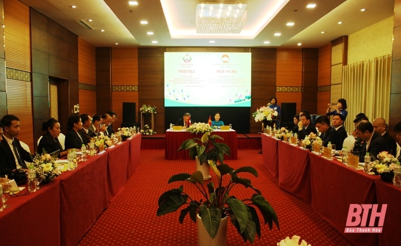 Delegation des Zentralkomitees der Laotischen Front für Nationalen Aufbau tauschte Erfahrungen im Agrarsektor in Thanh Hoa aus