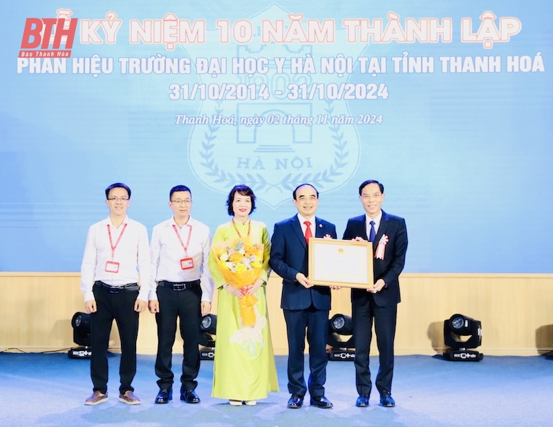 Kỷ niệm 10 năm thành lập Phân hiệu Trường Đại học Y Hà Nội tại Thanh Hóa