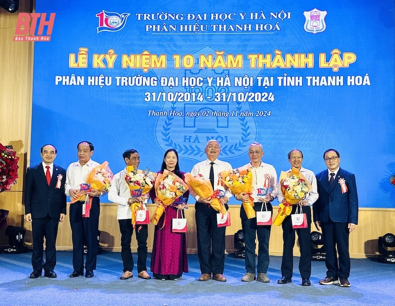 Kỷ niệm 10 năm thành lập Phân hiệu Trường Đại học Y Hà Nội tại Thanh Hóa