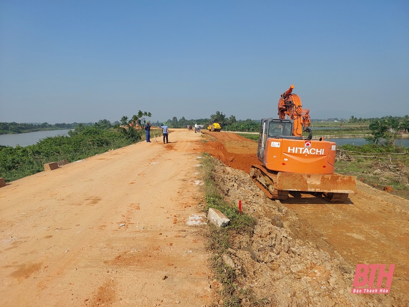 Gấp rút tu bổ xung yếu hệ thống đê điều tỉnh Thanh Hóa