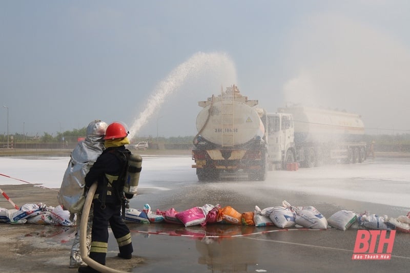 Diễn tập phương án chữa cháy và cứu nạn cứu hộ tại Nhà máy Lọc hóa dầu Nghi Sơn