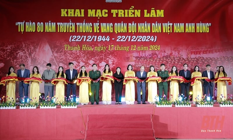 Khai mạc Triển lãm “Tự hào 80 năm truyền thống vẻ vang Quân đội Nhân dân Việt Nam anh hùng”