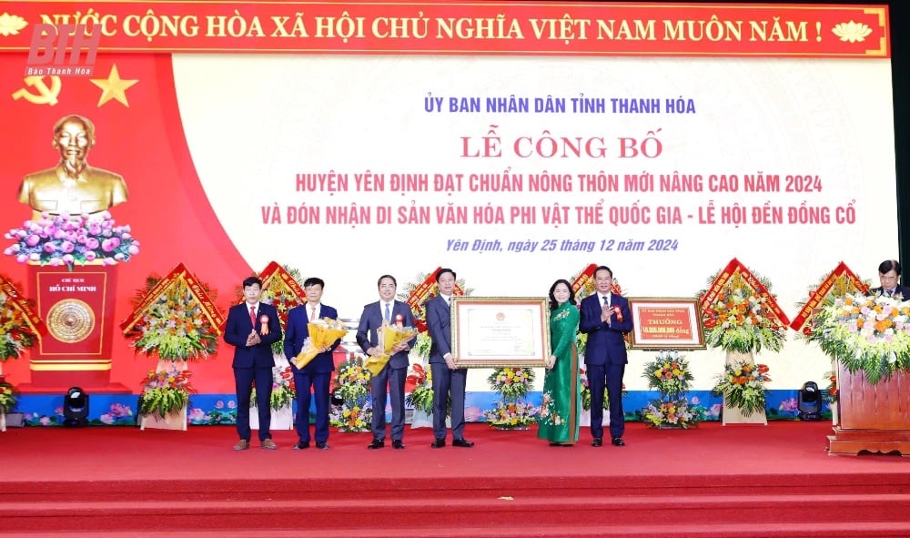 Công bố Quyết định huyện Yên Định đạt chuẩn nông thôn mới nâng cao năm 2024 và Đón nhận di sản văn hóa phi vật thể quốc gia Lễ hội Đền Đồng cổ