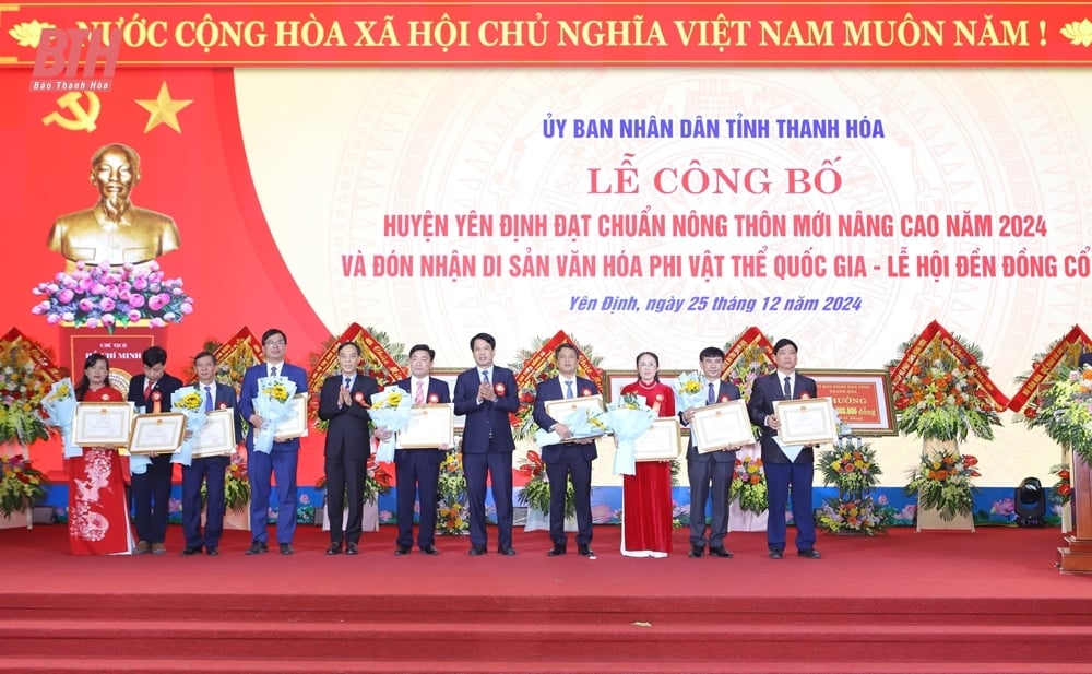 Công bố Quyết định huyện Yên Định đạt chuẩn nông thôn mới nâng cao năm 2024 và Đón nhận di sản văn hóa phi vật thể quốc gia Lễ hội Đền Đồng cổ